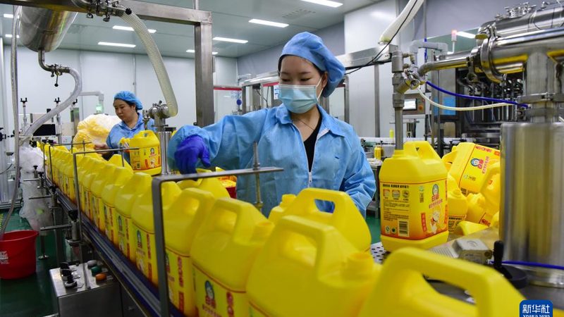 碳纤维复合材料无人机机身：轻量化与强度的完美结合**